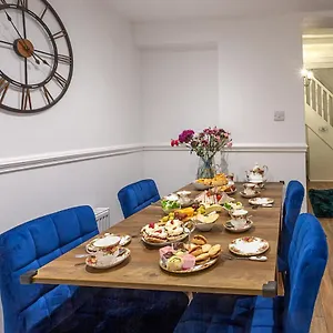  Holiday home Wavecrest With Hot Tub Garden Sleeps 8 United Kingdom